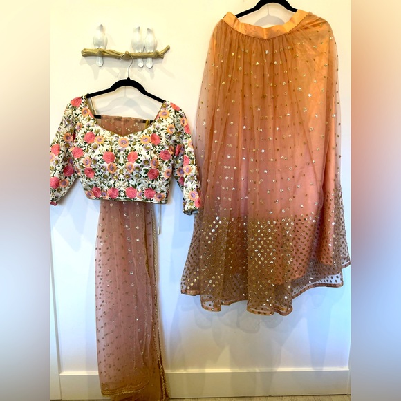 Indian Lehenga. Size small - Picture 3 of 4